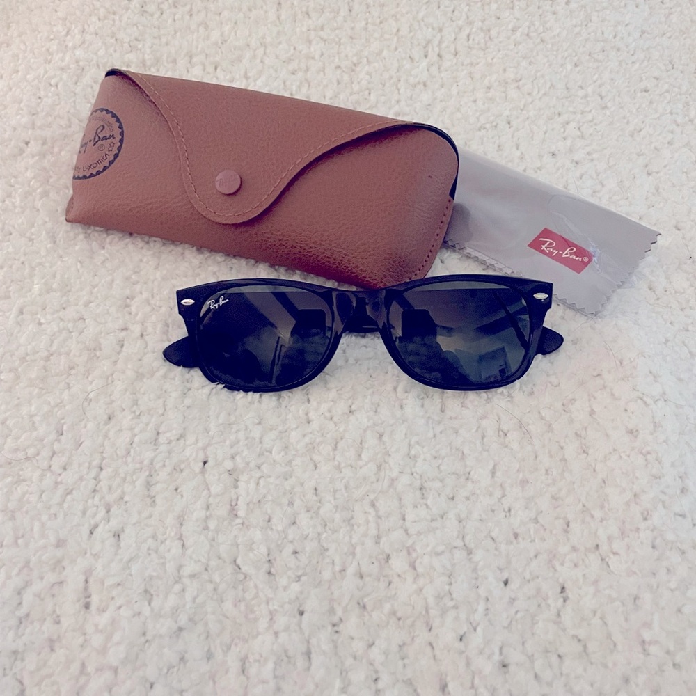 Ray-Ban New Wayfarer Classic Sunglasses
